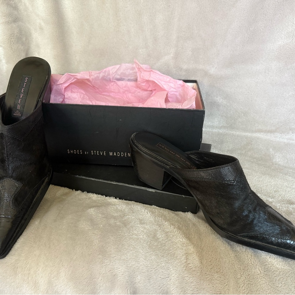Steve Madden Black Leather Mules